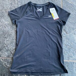Under Armour NWT Fitted V-Neck Heat Gear Short Sleeve T-Shirt Black Women's Sm